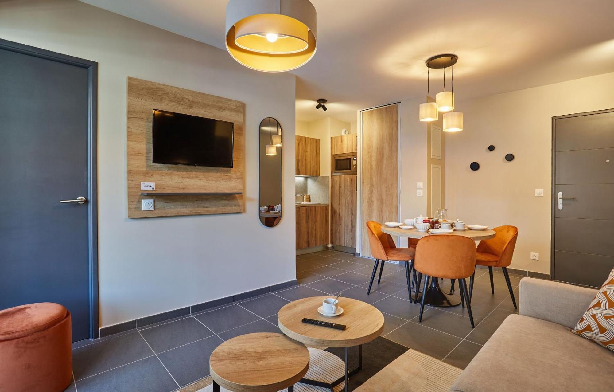 Residence Prestige Odalys Le Mont D'아론 외부 사진
