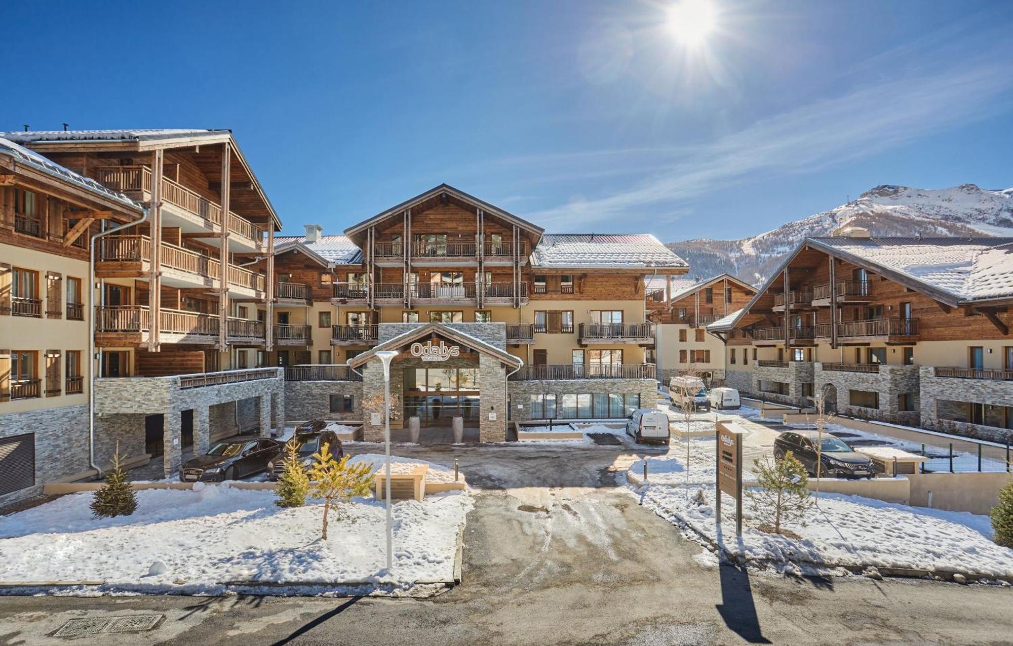 Residence Prestige Odalys Le Mont D'아론 외부 사진